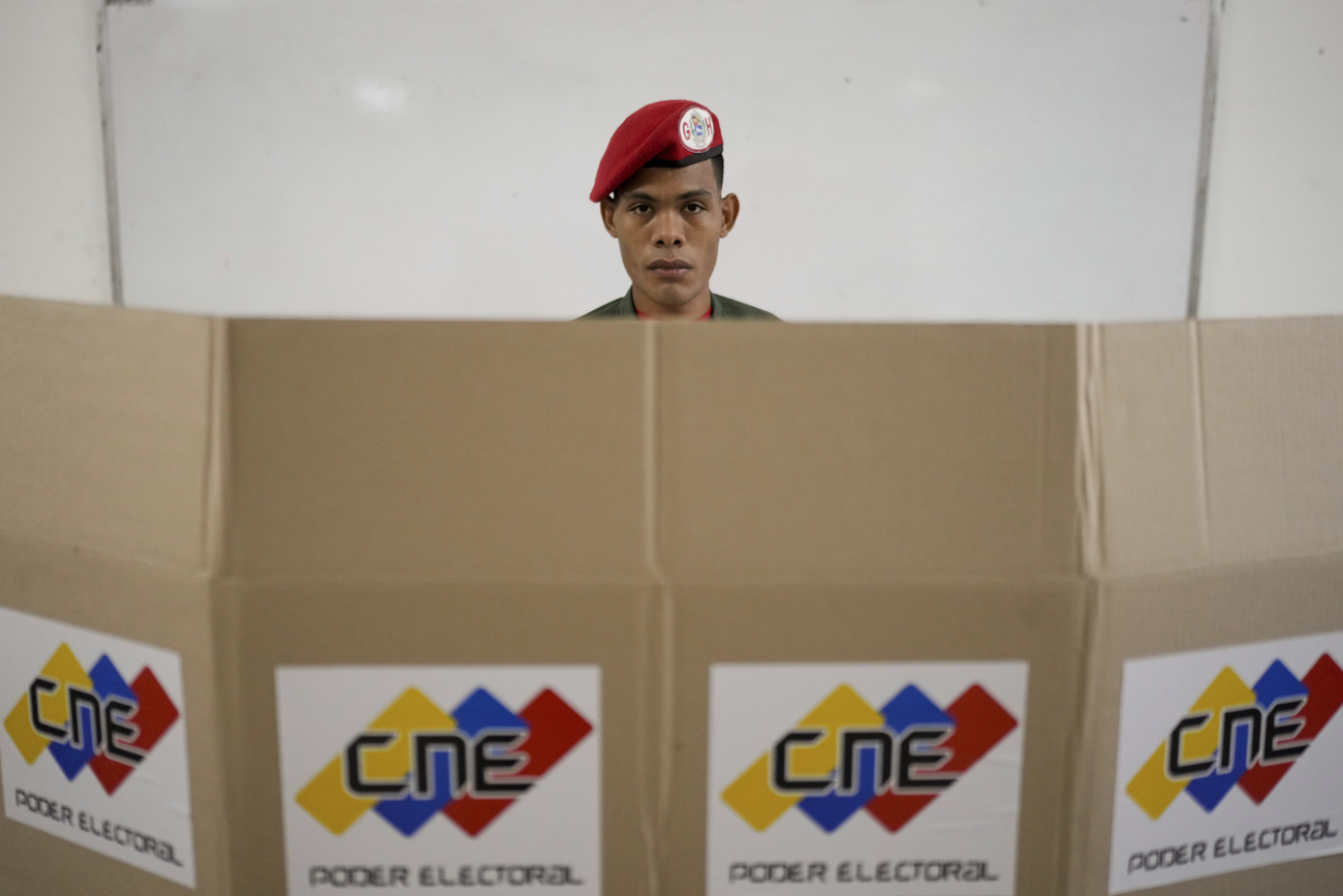 A Venezuelan soldier in a polling station in Caracas on Sunday.