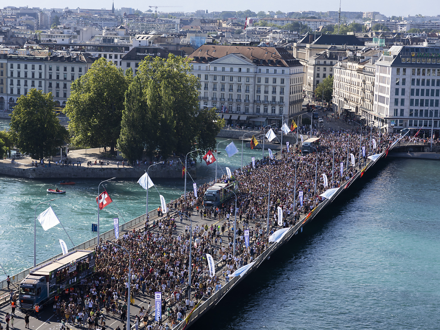 Lake Parade in Geneva attracts over 100,000 people