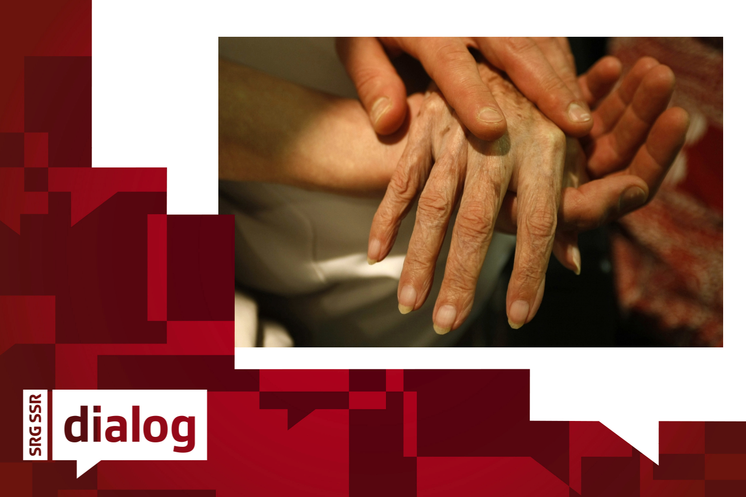 Ein Pfleger massiert am 25. Oktober 2007 in einem Seniorenzentrum in Stuttgart die Hand einer alten Frau.