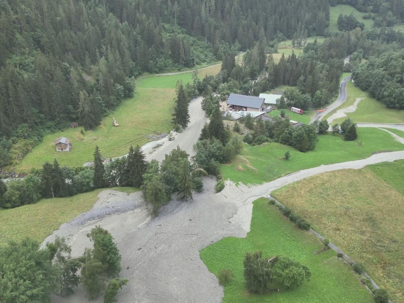 Zwei Dörfer und ein Lager im Wallis evakuiert