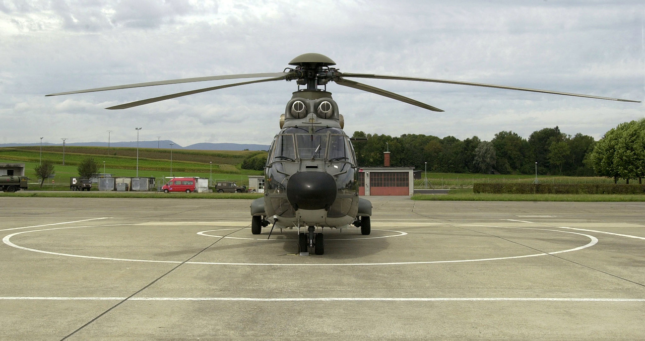 Helicóptero militar