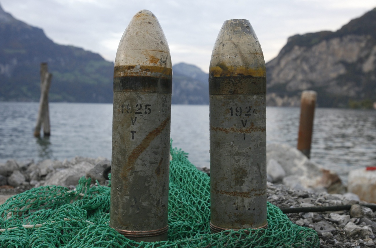 Granaten vor dem Vierwaldstättersee.