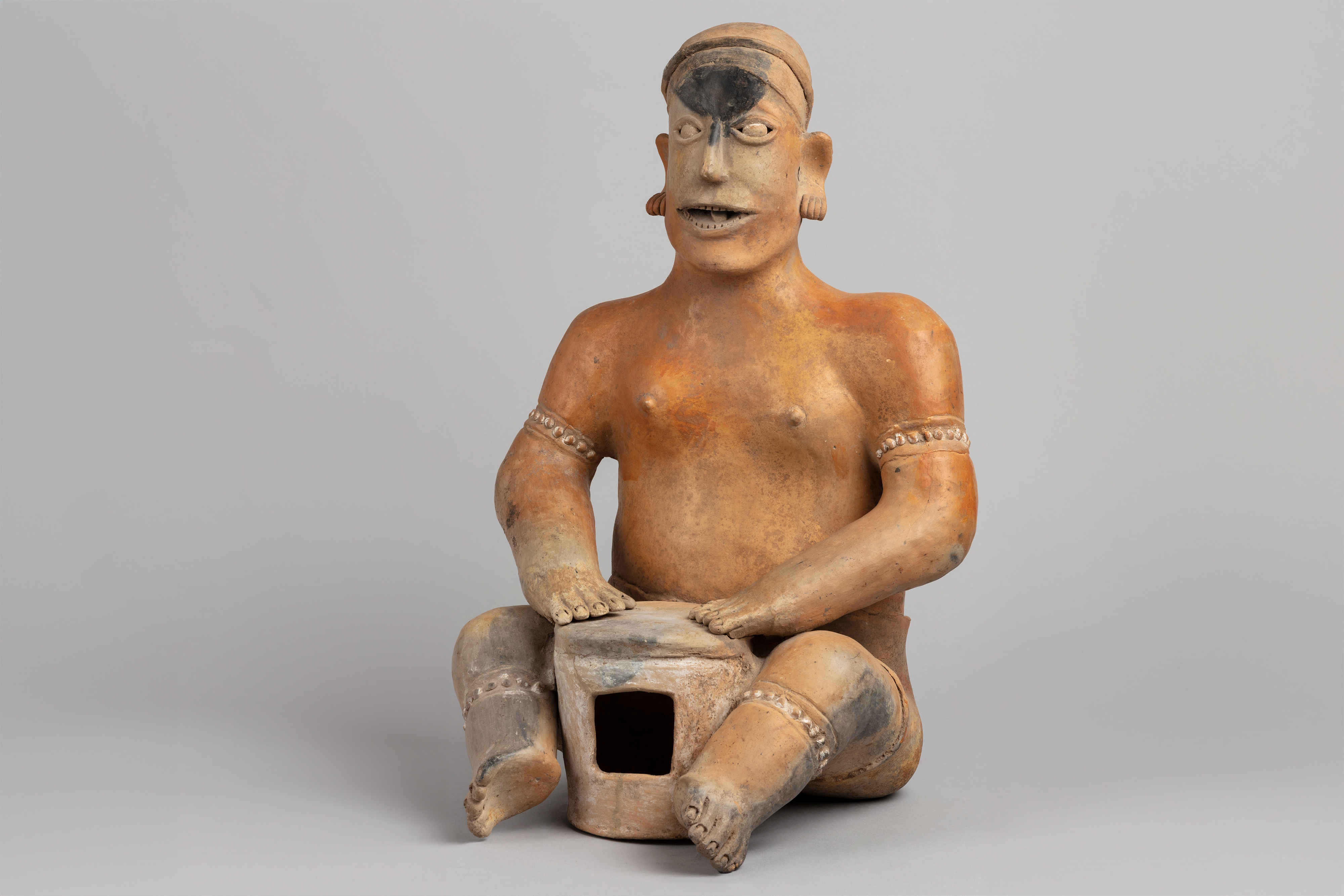 Object of a collection, terracotta sculpture of the «Tumbas de Tiro» tradition