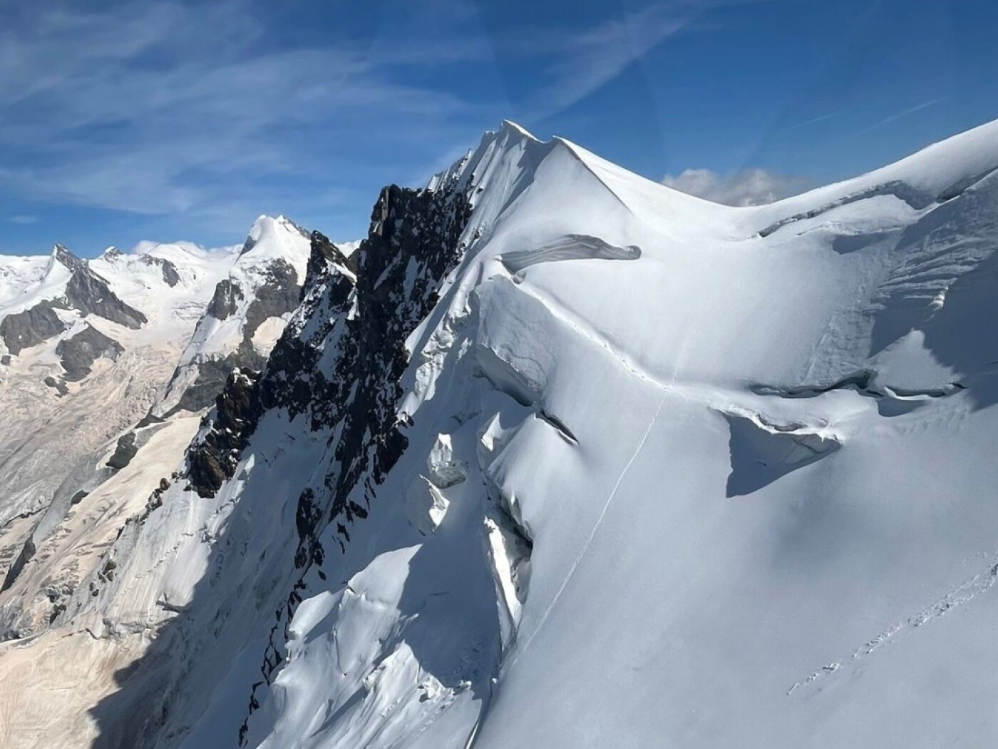 Two dead in paragliding accident on Swiss mountain