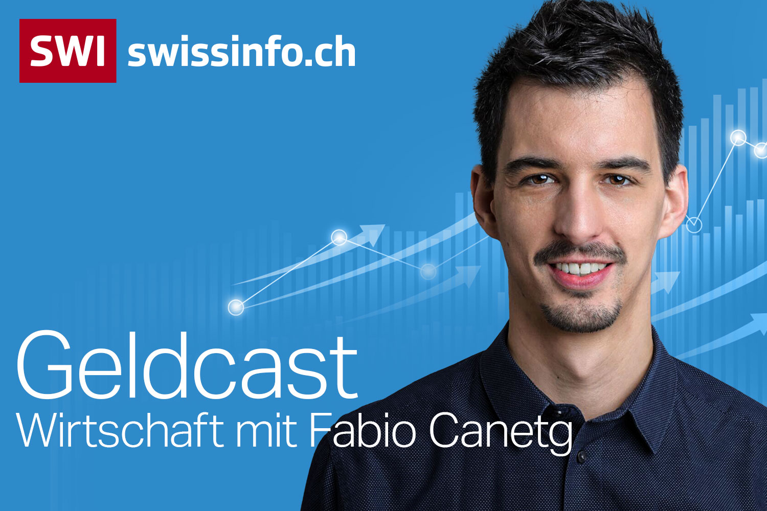 Geldcast-Moderator Fabio Canetg vor blauem Hintergrund