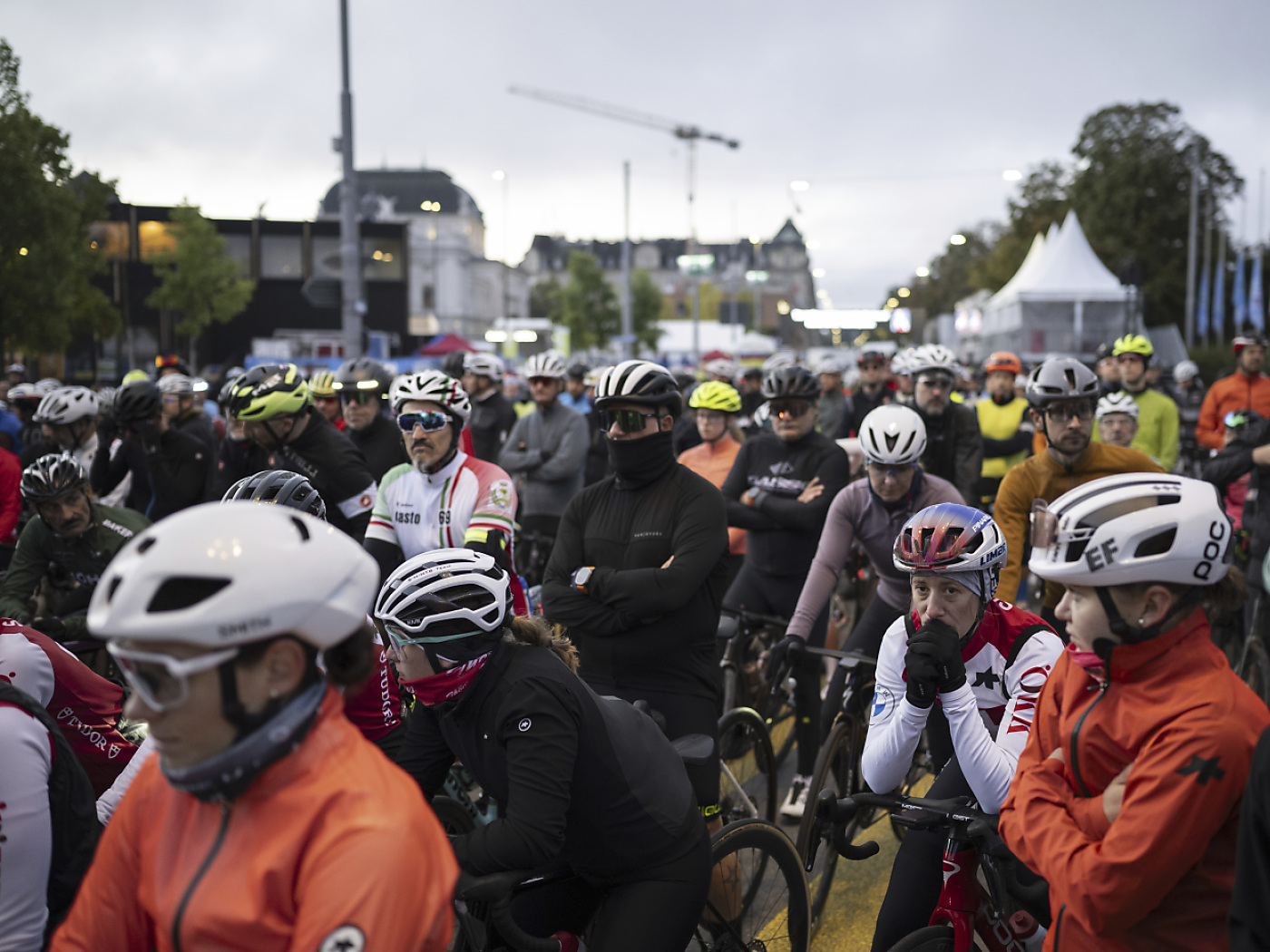 Over 1,000 take part in memorial ride for deceased Swiss cyclist