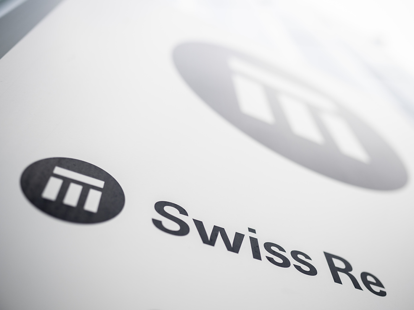 Swiss re