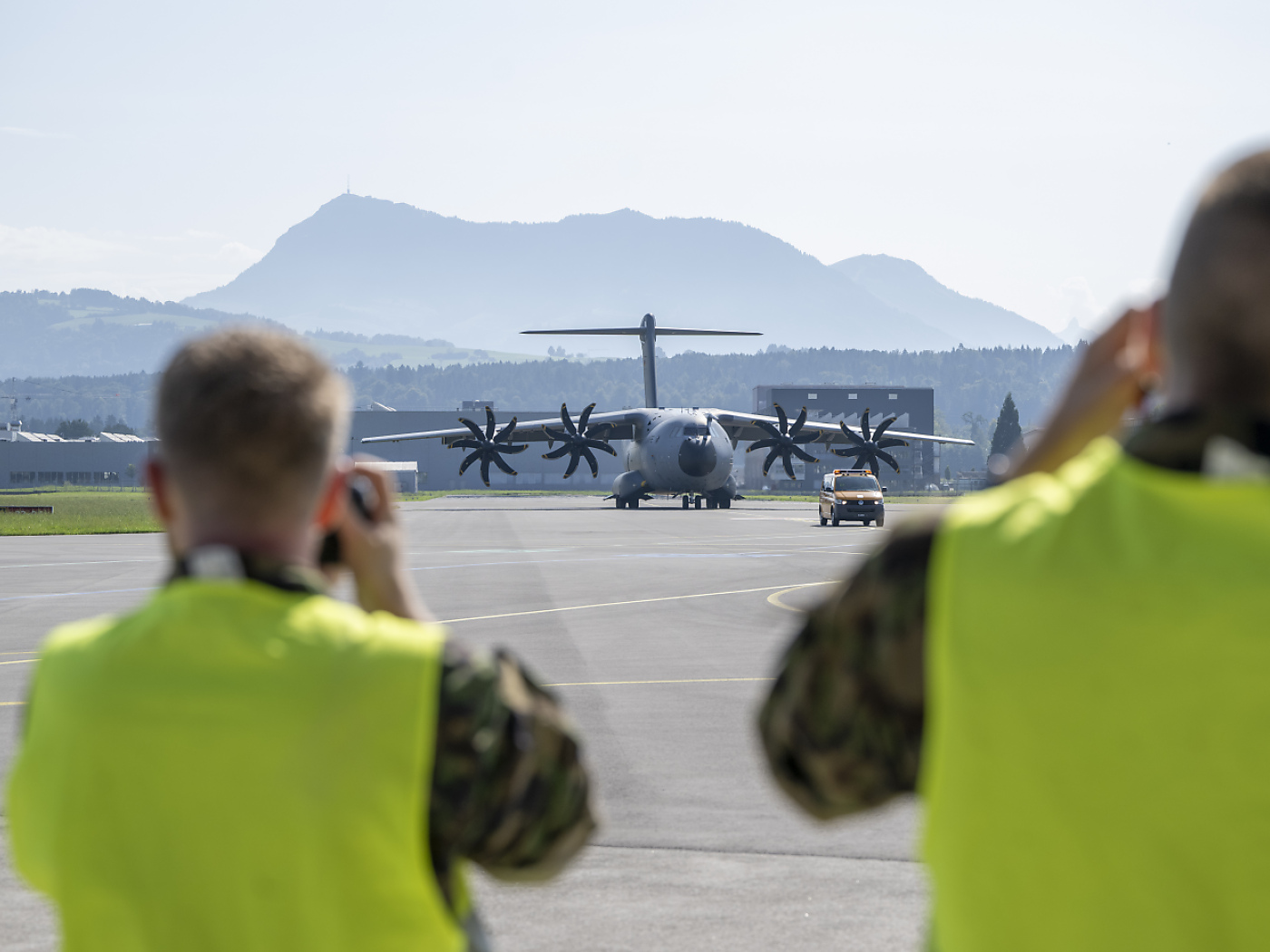 Swiss Armed Forces should continue to participate in NATO exercises