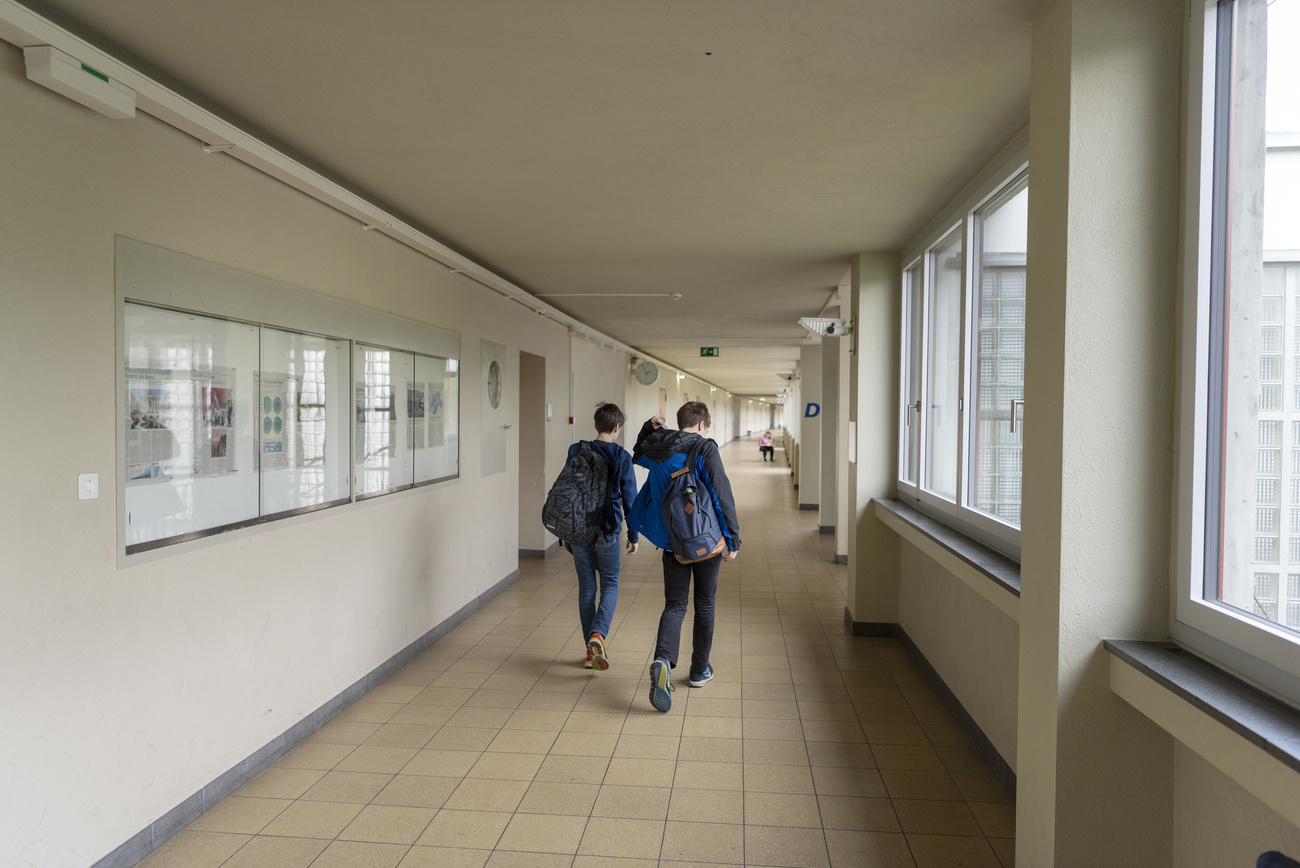 Allievi alla scuola cantonale di Soletta.