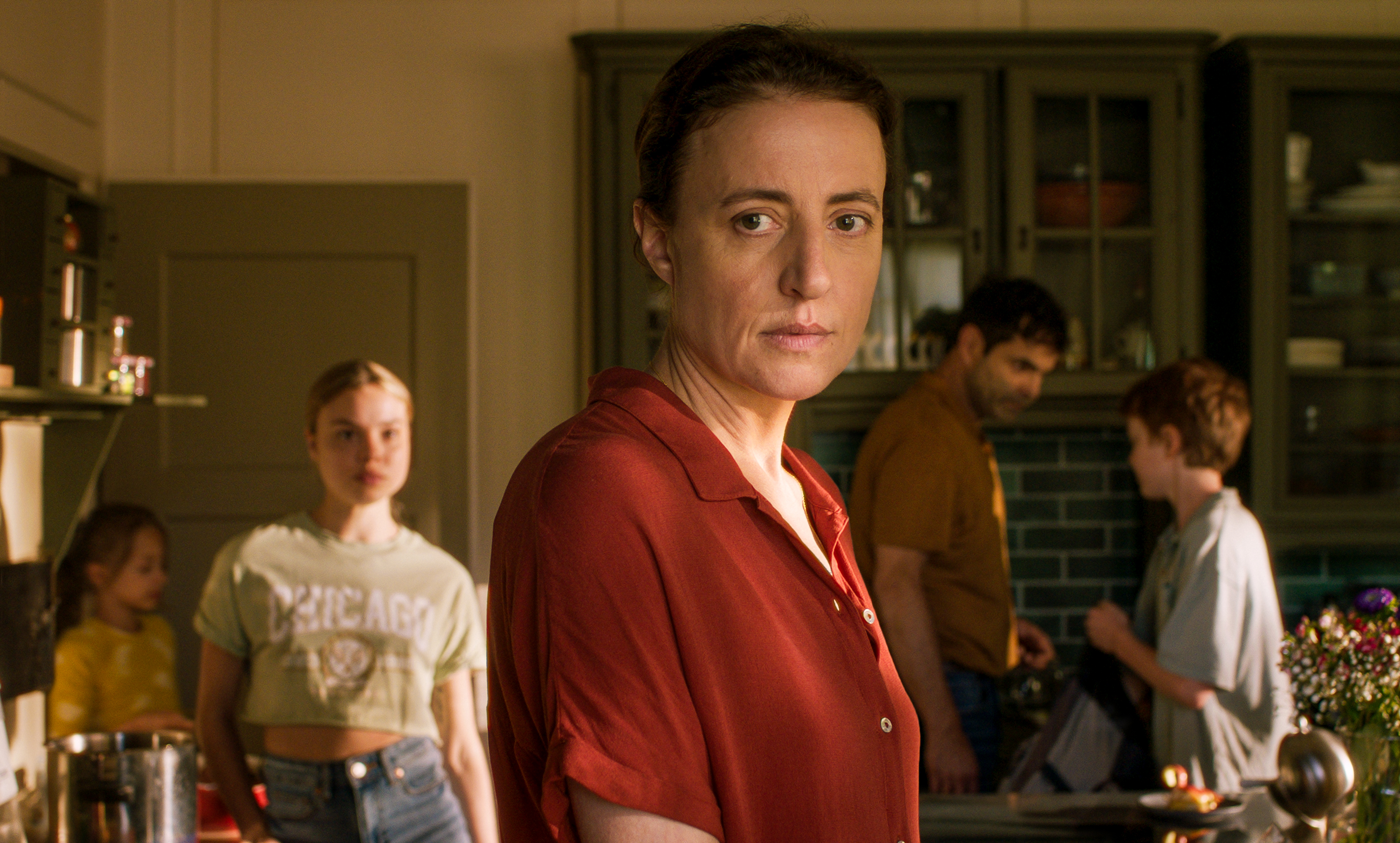 Maren Eggert (center) plays the 'matriarch' Karen in "The Sparrow in the Chimney", the pivot of all family tensions in the Zürcher brothers' latest film.