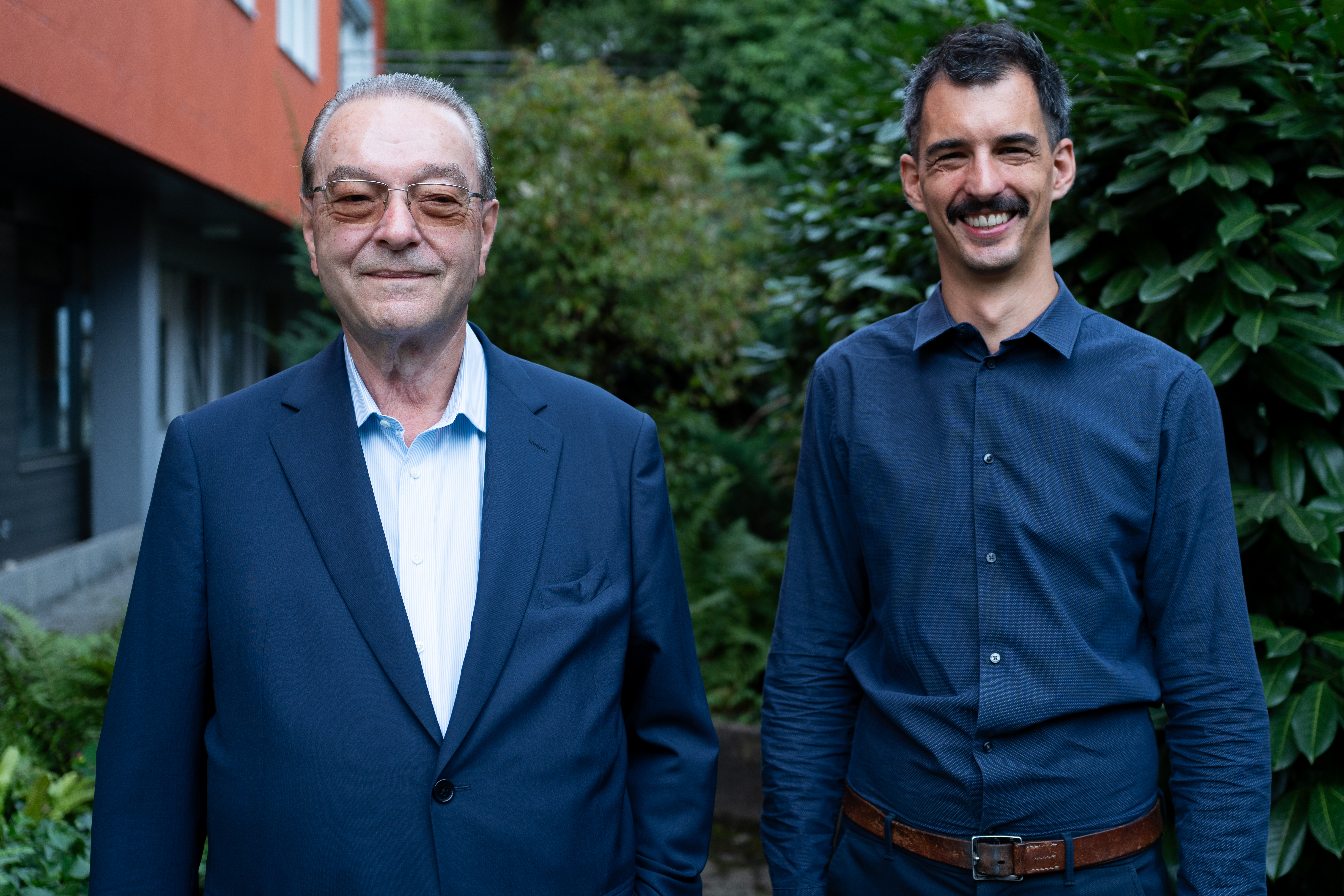 Geldcast-Moderator Fabio Canetg (rechts) mit Banking-Koryphäe Oswald Grübel (links).