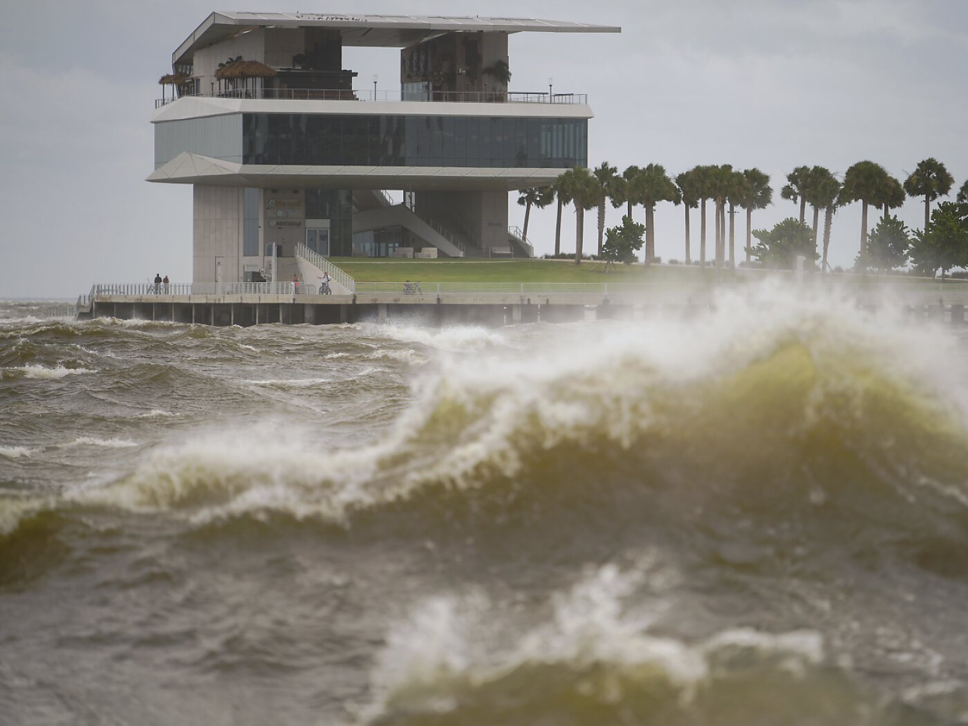 Hurricane “Helene” reaches second highest level off Florida