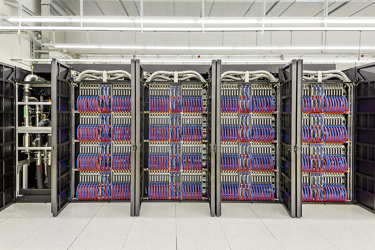 Vier Supercomputer