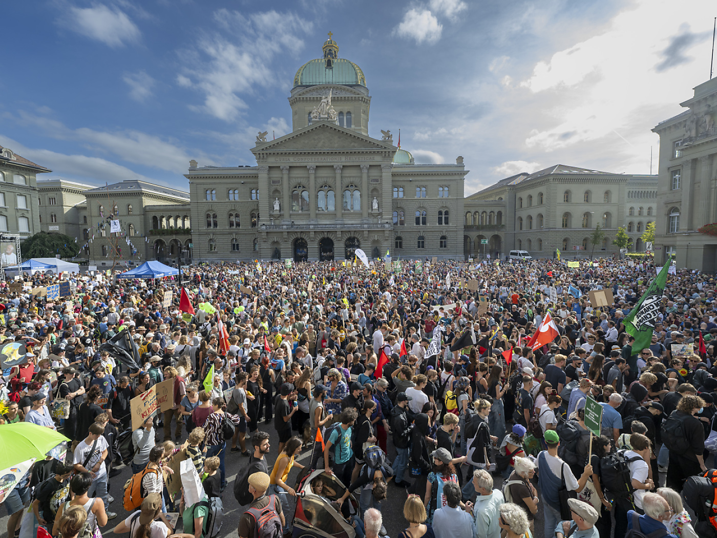 Switzerland's permanent resident population cracks the 9 million mark