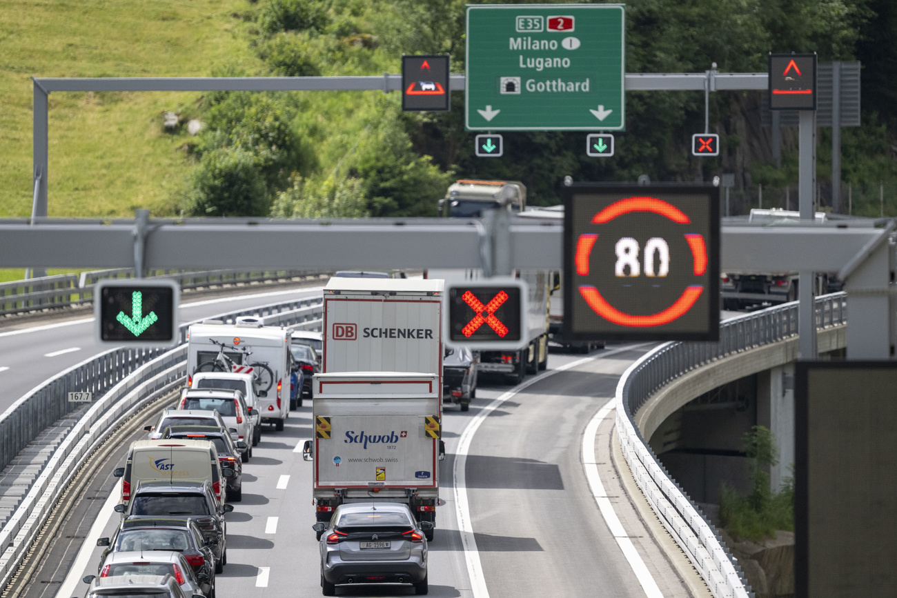 colonna di auto