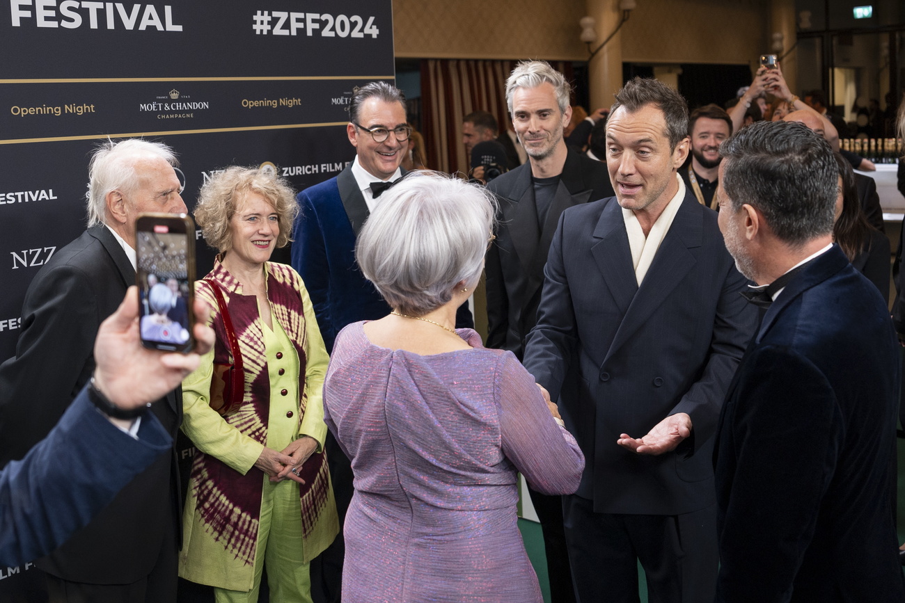 jude law e elizabeth baume-schneider