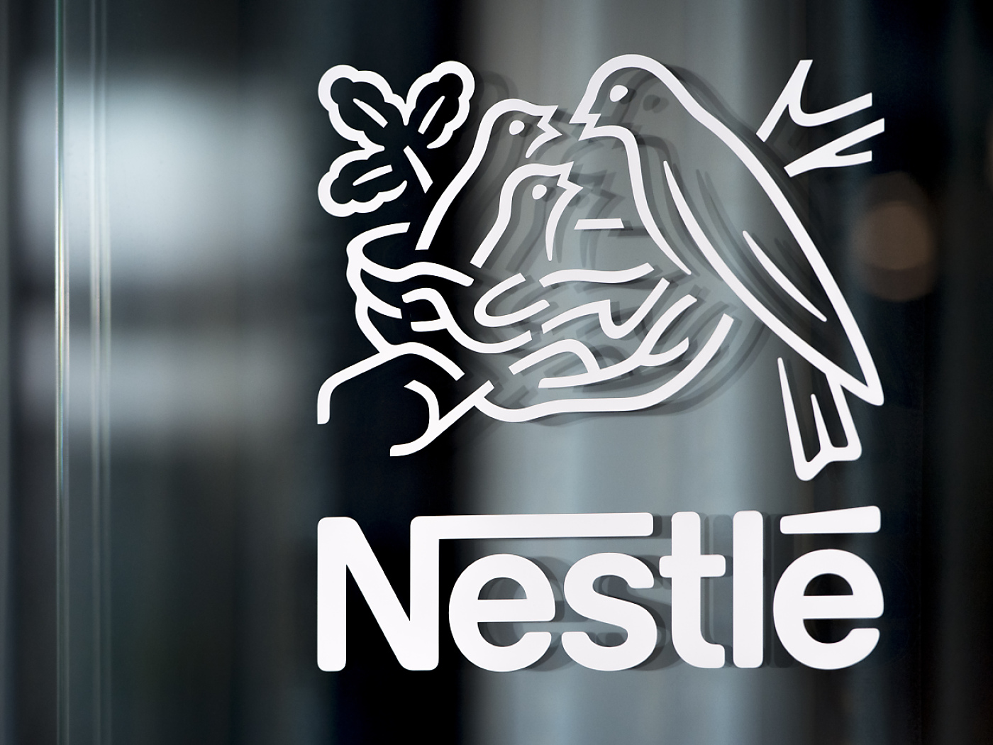 Nestlé does not grow as well as expected and lowers annual targets