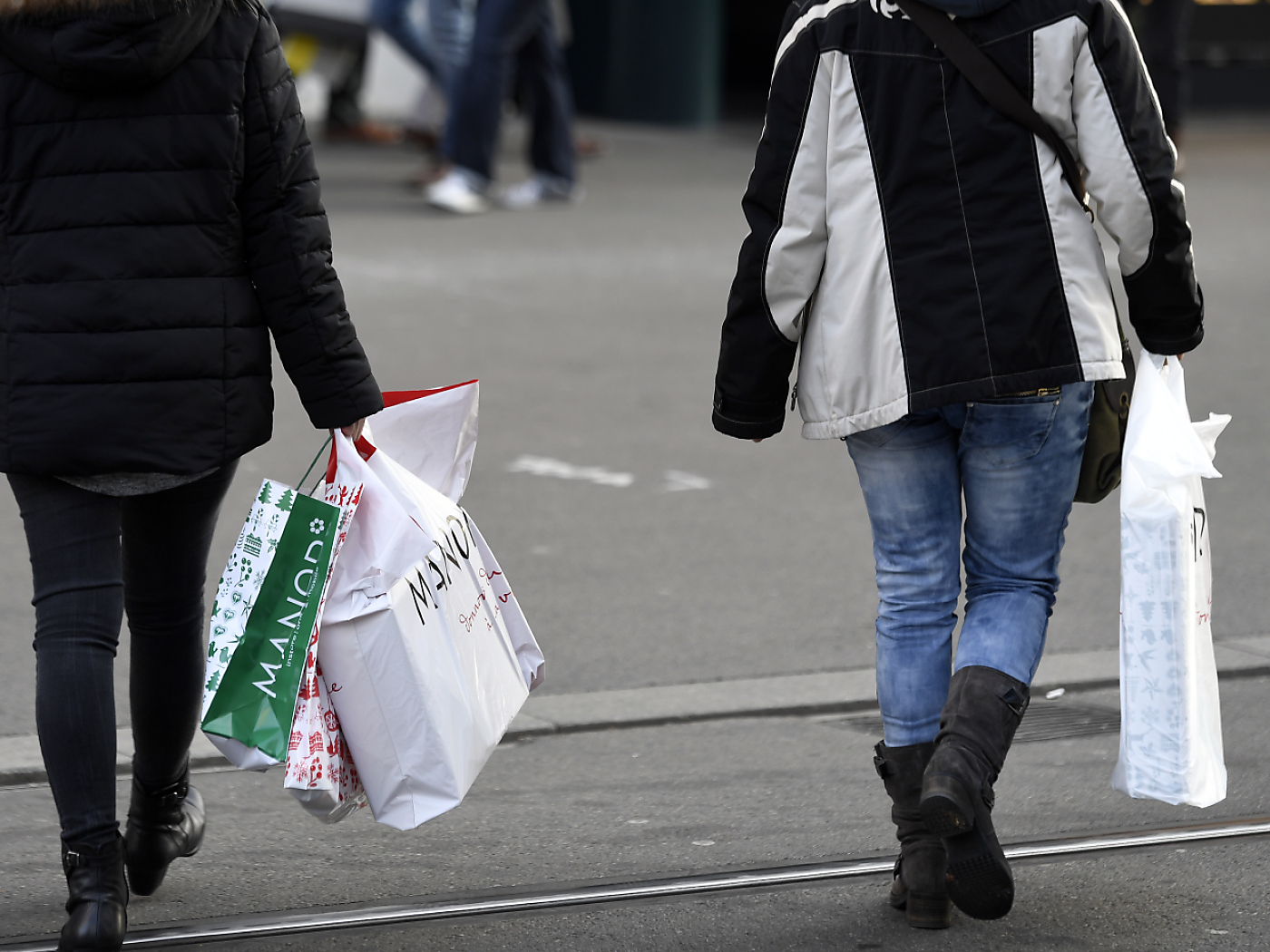 Switzerland mulls allowing shops to open up to 12 Sundays per year