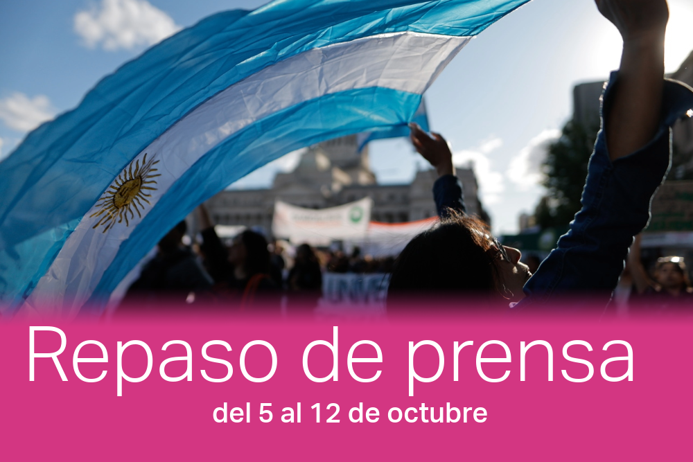 Bandera de Argentina durante una manifestación.