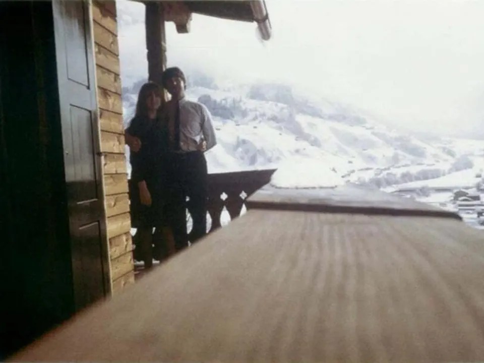 Paul McCartney with his girlfriend Jane Asher on the terrace of the «Casa Rosmarie».