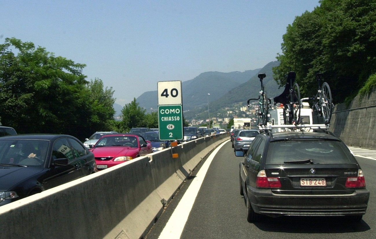 Il trafficato tratto dell'A9 tra Como Grandate e Chiasso.