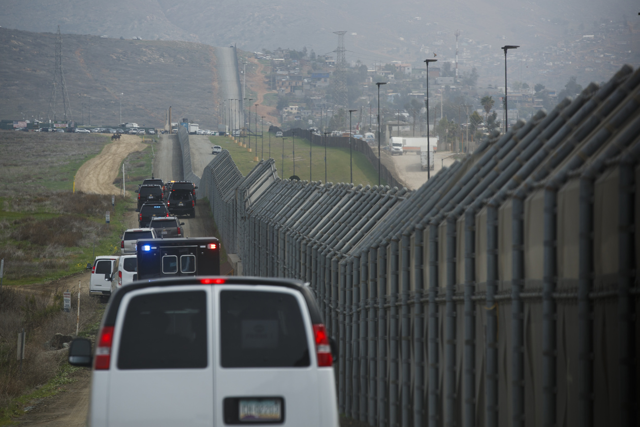 El muro entre EE.UU. y México.