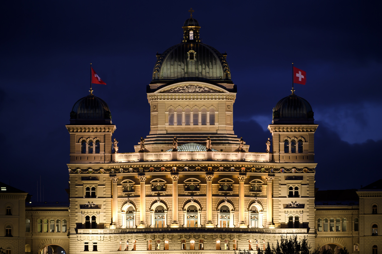 Das Schweizer Bundeshaus im Abendlicht