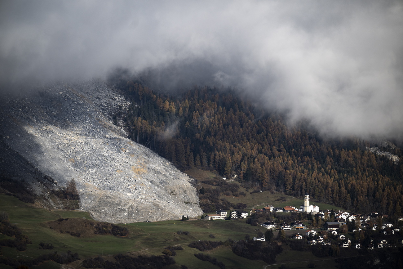 Swiss village Brienz to be evacuated after new rockslide threat