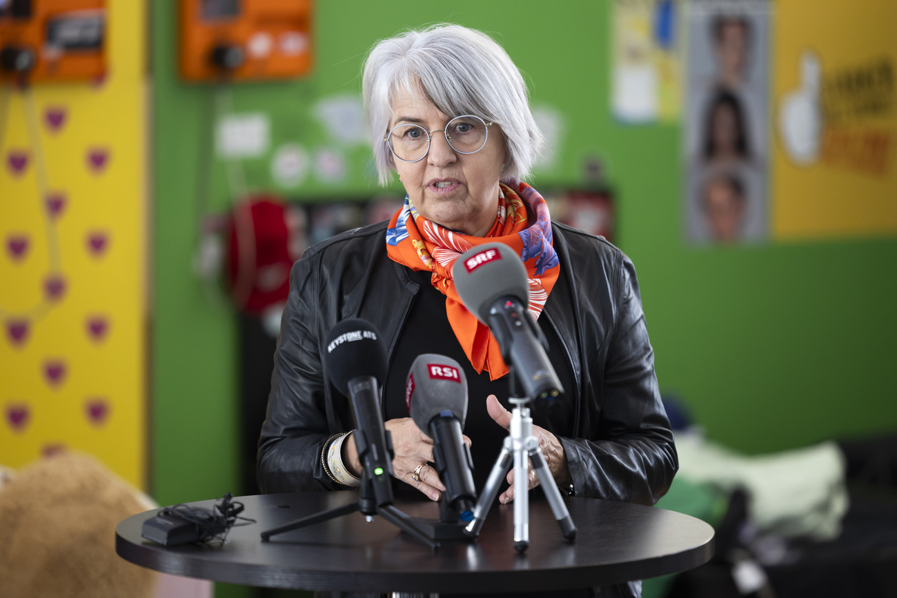 Elisabaeht Baume-Schneider an einer Pressekonferenz