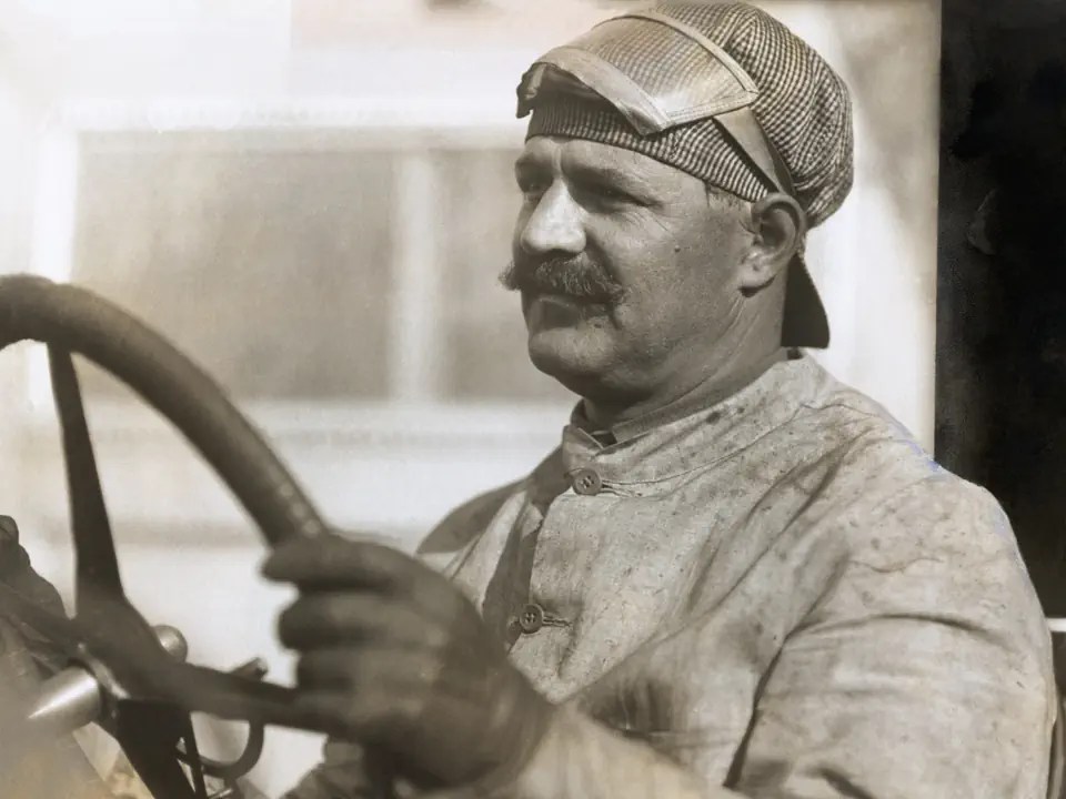 Louis Chevrolet machte im frühen 20. Jahrhundert Karriere als Rennfahrer. Sein Name wurde später zur Weltmarke.