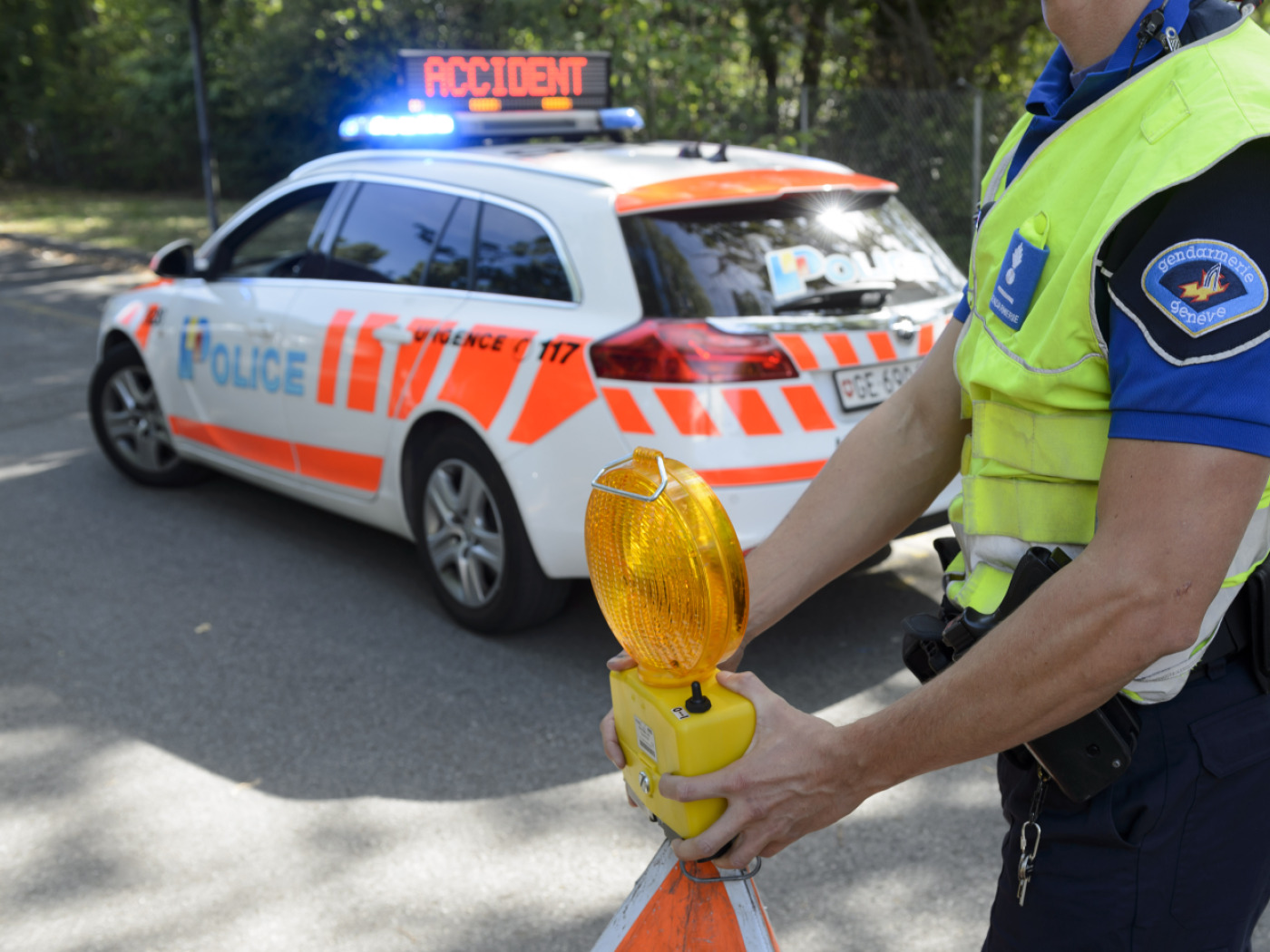 Large-scale police operation in Geneva - neighborhood cordoned off