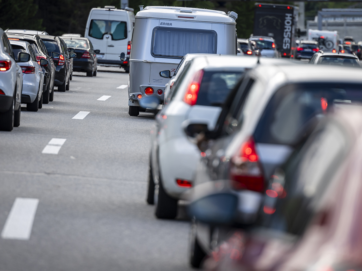 Ten kilometers of traffic jam at the Gotthard north portal