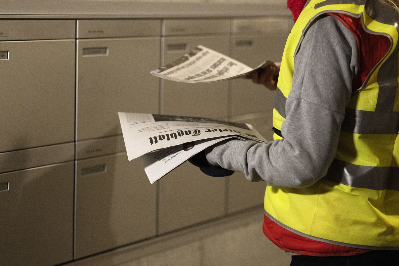 postina lascia giornali in bucalettere