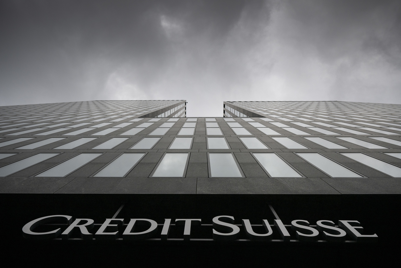 edificio con logo Credit suisse