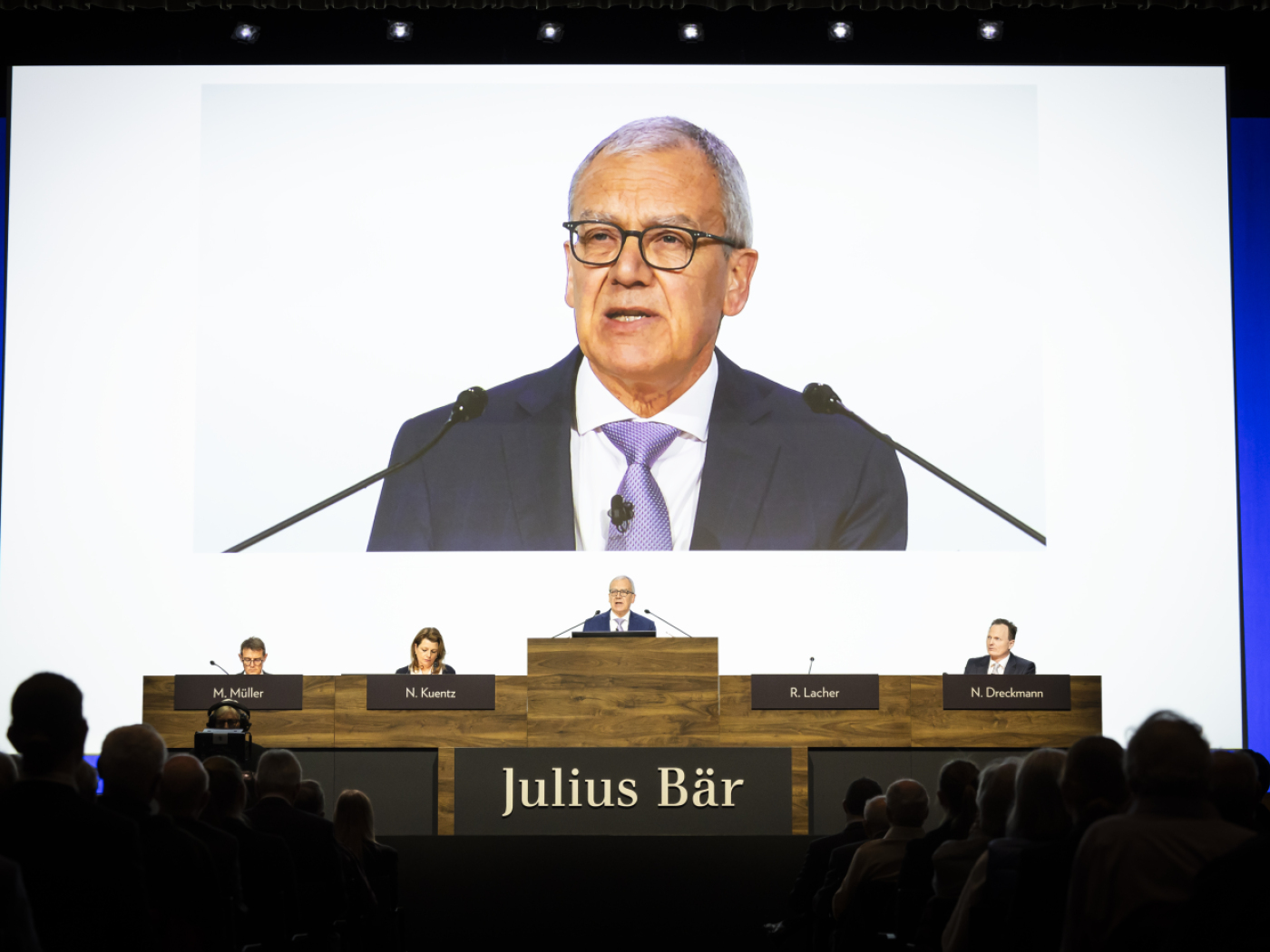 Romeo Lacher takes leave of Julius Bär and the SNB