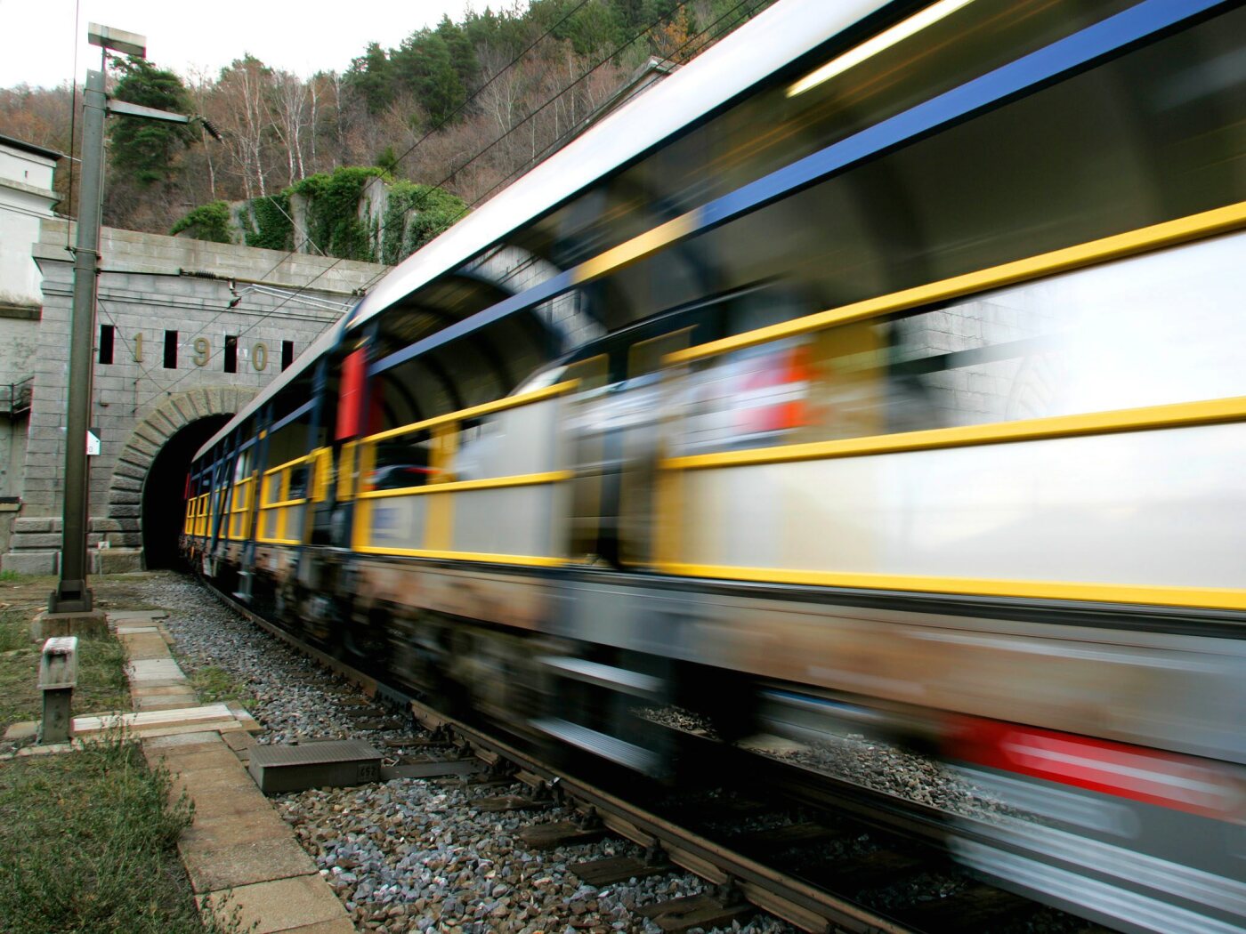 Simplon tunnel renovation leads to restrictions on train services