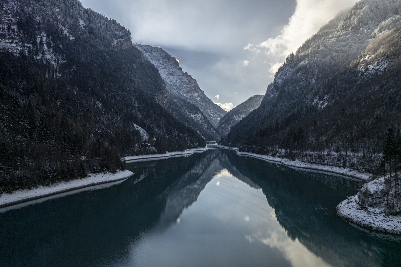 That is why the levels of Swiss reservoirs are currently low There is currently significantly less water in the reservoirs than usual at this time of year. They are currently only about half full. But this is no reason to worry: the low water levels show that the electricity business is doing well.