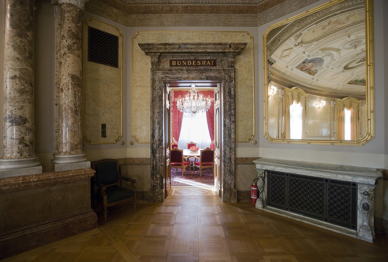 Salle vide au Palais fédéral