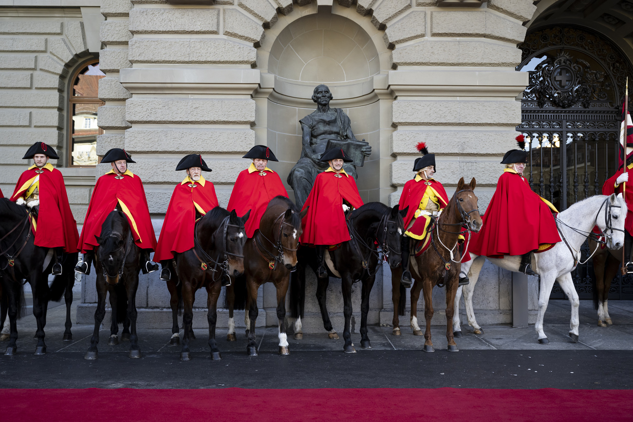 the President of the Swiss Confederation held her official New Year’s reception in Bern, complete with horses and riders from the Bernese Dragoons 1779.