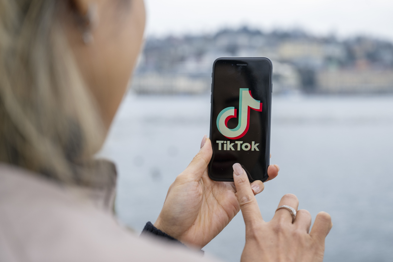 tiktok logo