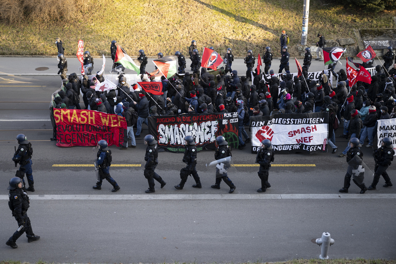 WEF protesters and police in Bern, January 18, 2025