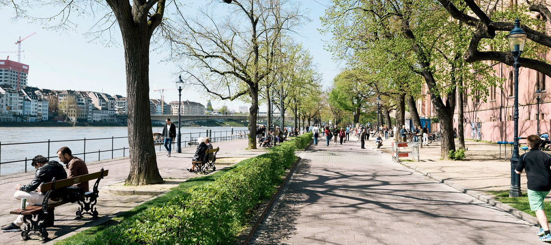 La grande promenade du Rhin à Bâle contraste avec la taille des ménages, très petite en moyenne.