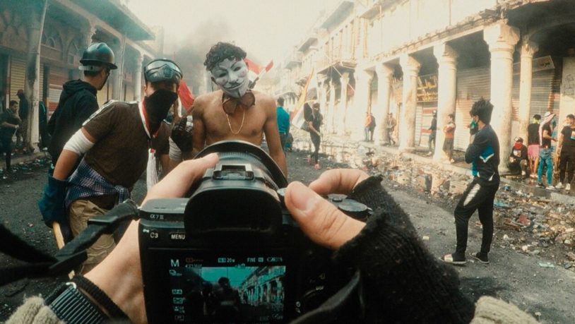 The documentary film Immortals by Maja Tschumi has won the main Prix de Soleure award at the 60th Solothurn Film Festival. "Aesthetics and narration come together, and the filmmakers allow us to share in the hope of their protagonists, giving us a glimpse into the aspirations of a generation—of an entire people," the jury said in its statement. The film follows two young people in Baghdad and captures the atmosphere following the 2019 protests in Iraq.