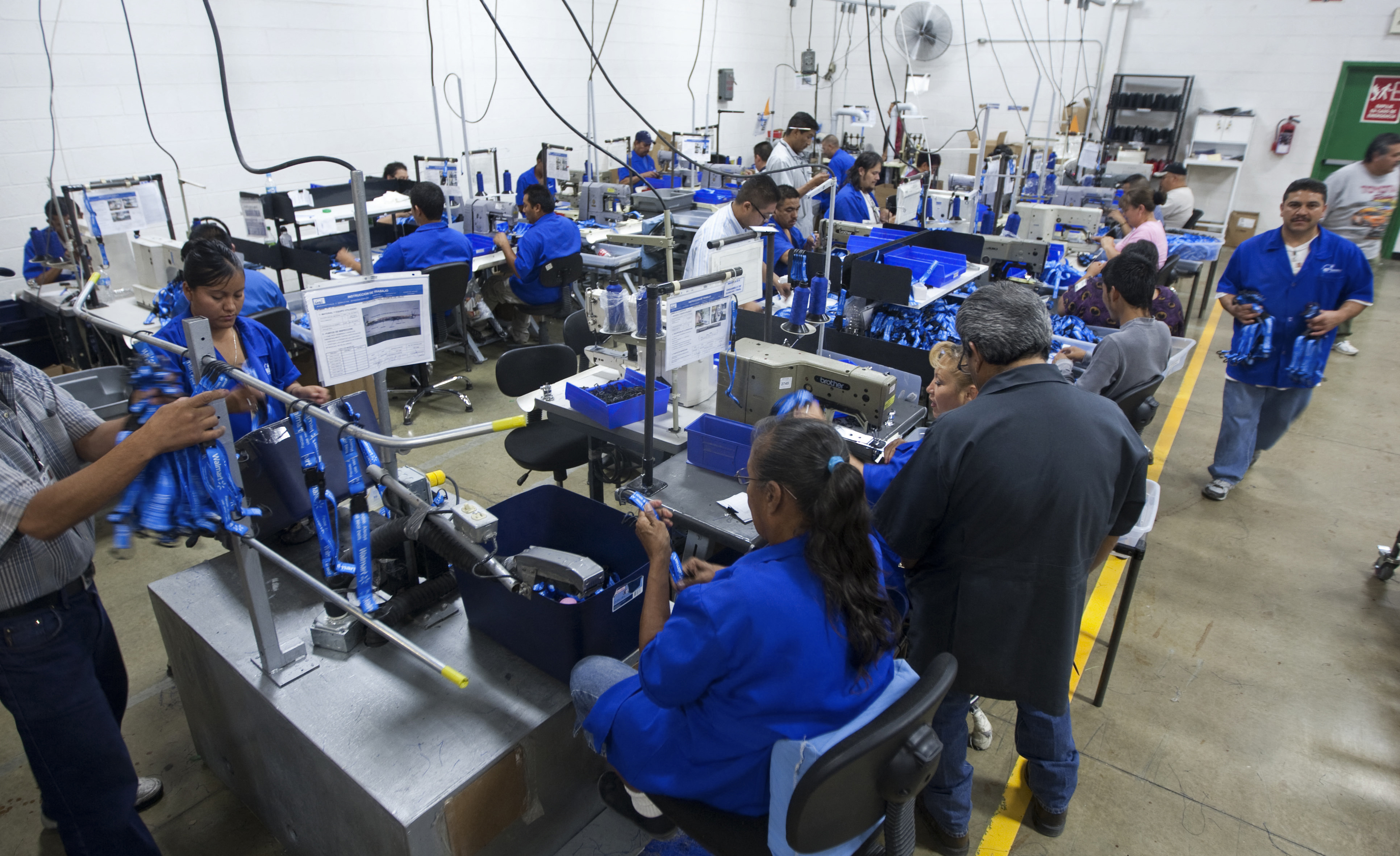 Personas trabajadoras de una "maquiladora".