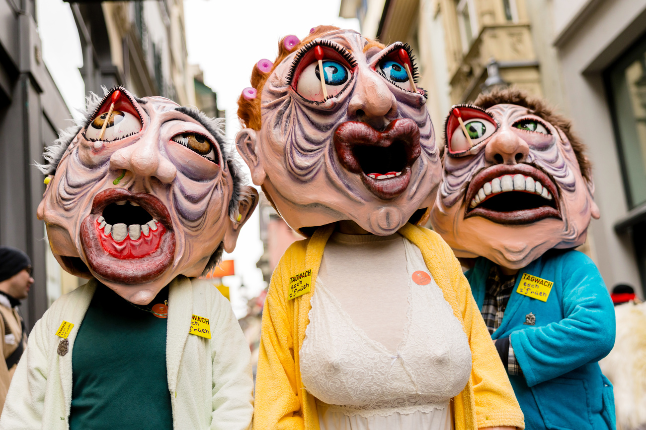 At precisely 5am, canton Lucerne marked the start of the fifth season with the traditional big bang over the lake basin. Until next Tuesday, carnival revellers and those caught up in the festive spirit will take over the city's streets.