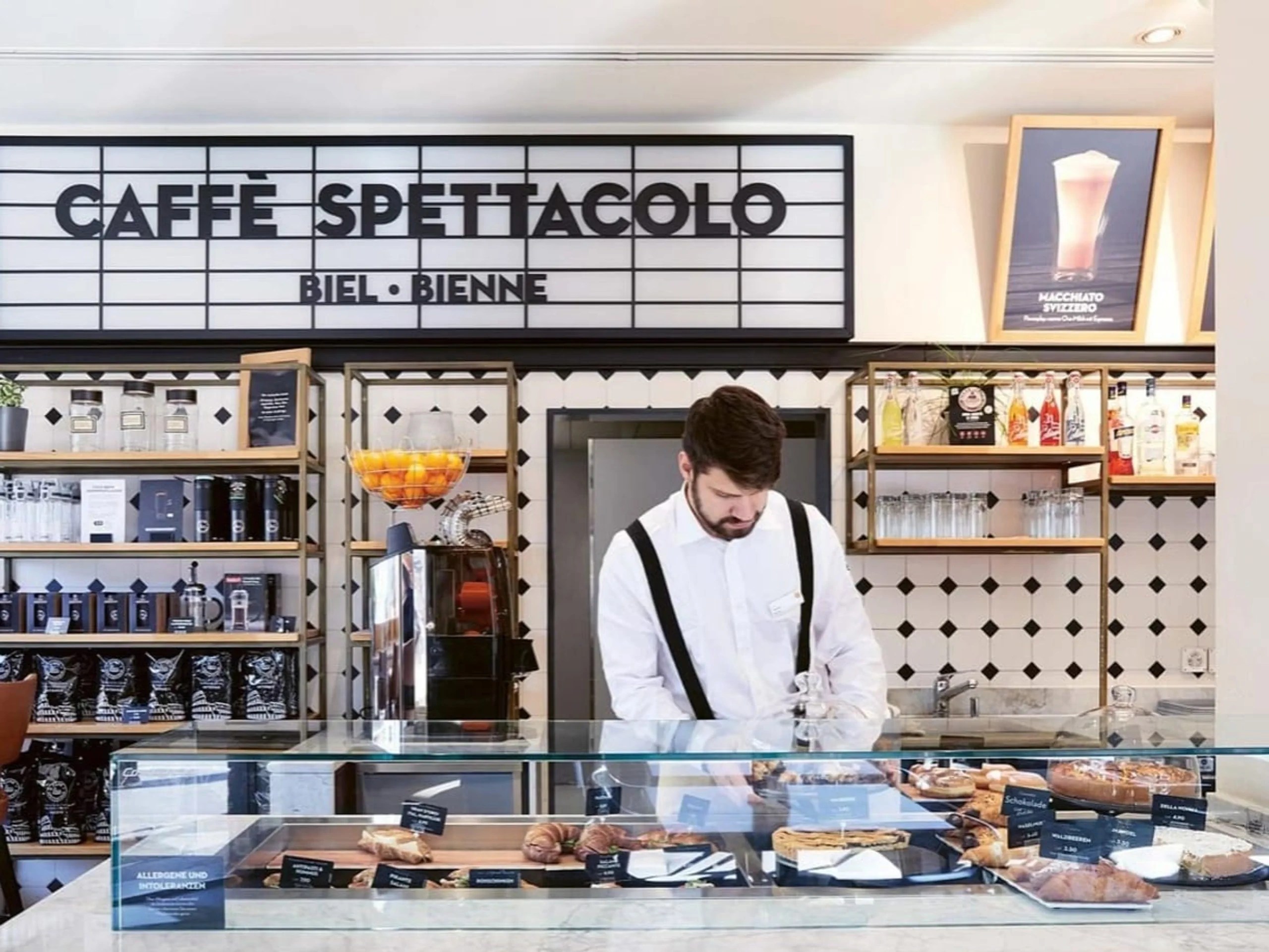 Caffè Spettacolo: "Around half of the baked goods on offer come [...] from Italy. The other half is produced in Switzerland and other EU countries."