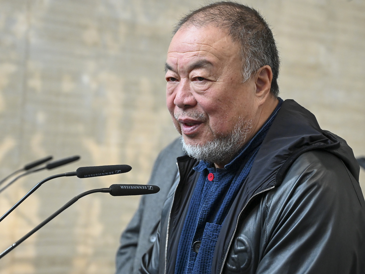 Ai Weiwei expresses surprise at being turned away at Zurich airport