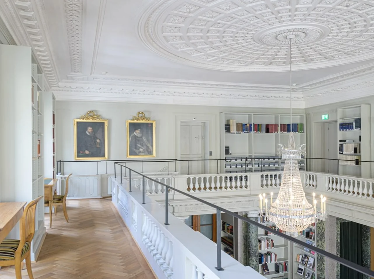 L’étage supérieur de la salle Haller de la Bibliothèque de la bourgeoisie de Berne.