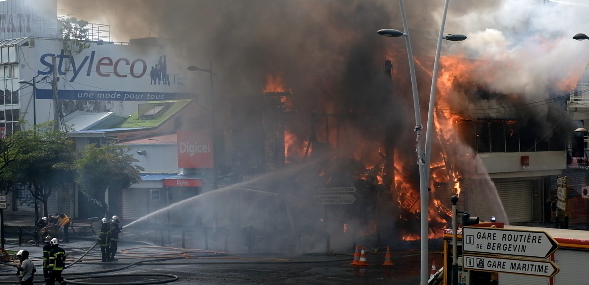 Fire in Pointe-à-Pitre, Guadeloupe's main city, in a scene of "L'Homme Vertige: Tales of a City", screened at the latest Black Movie Festival in Geneva, and at this year's Berlin Film Festival.