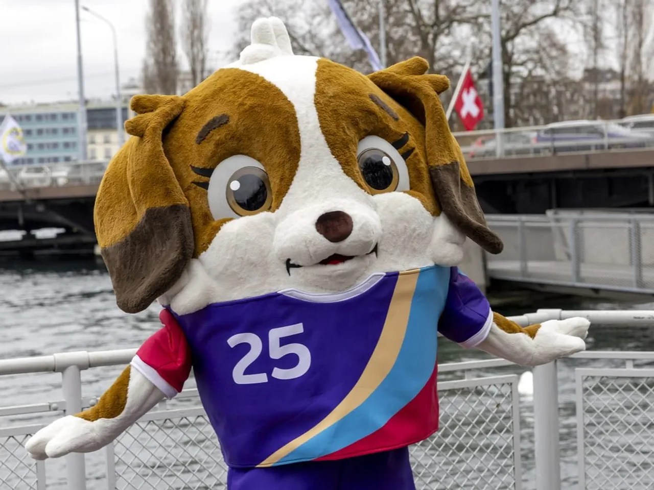 Maddli sera la mascotte du Championnat d’Europe de football féminin 2025, qui aura lieu en Suisse.